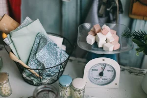 kitchen scale weighing food