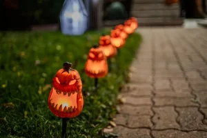 halloween garden decorations