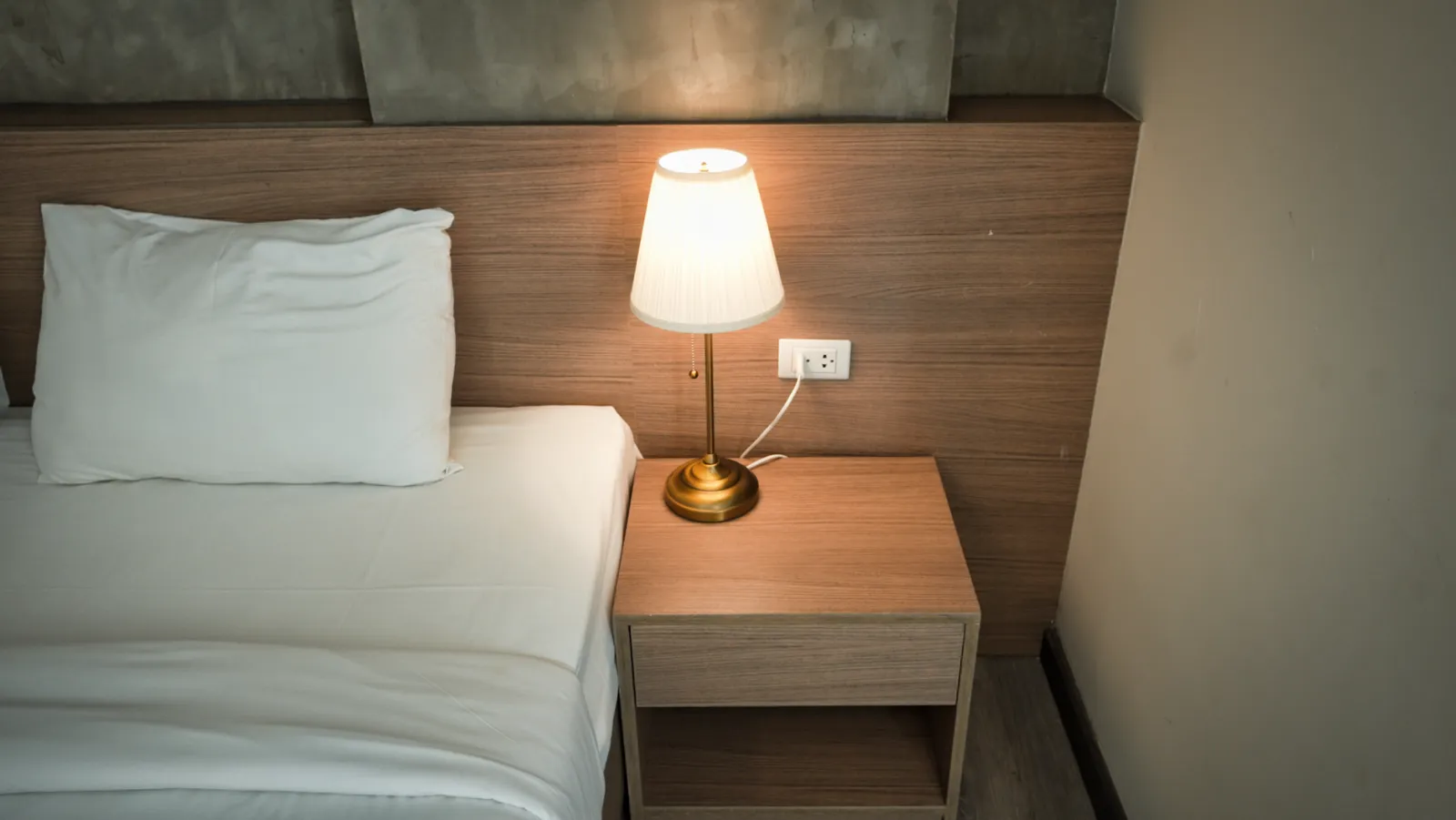 bedside table lamp