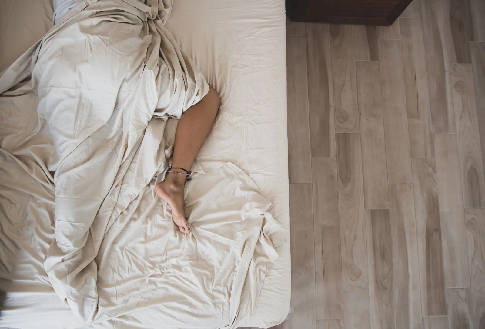 Bed Sheet Straps: Keep Your Sheets Tight and Tidy